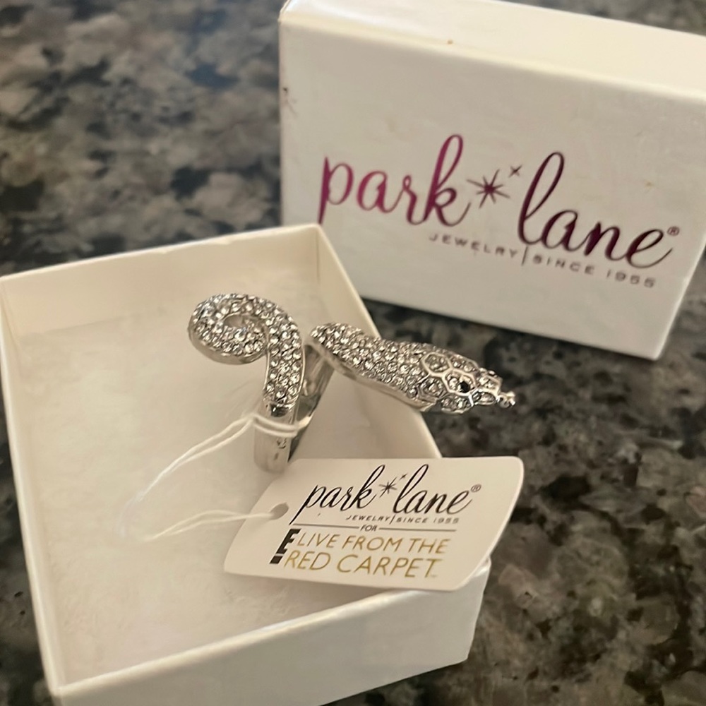 Sexy snake ring!